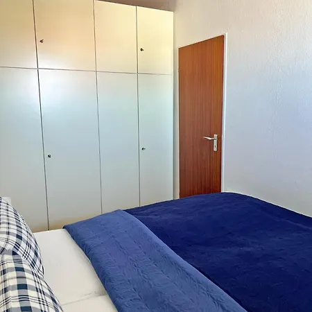 Haus 15 *